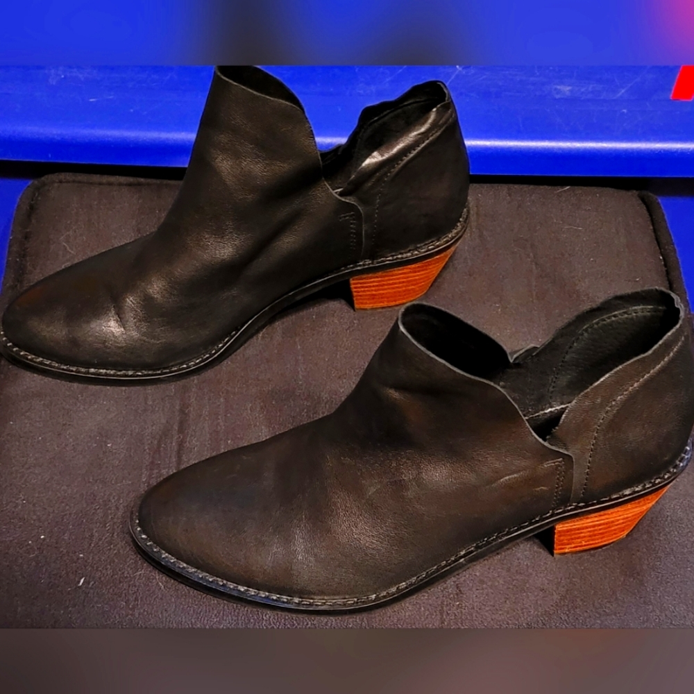 Kelsi Dagger Loafers